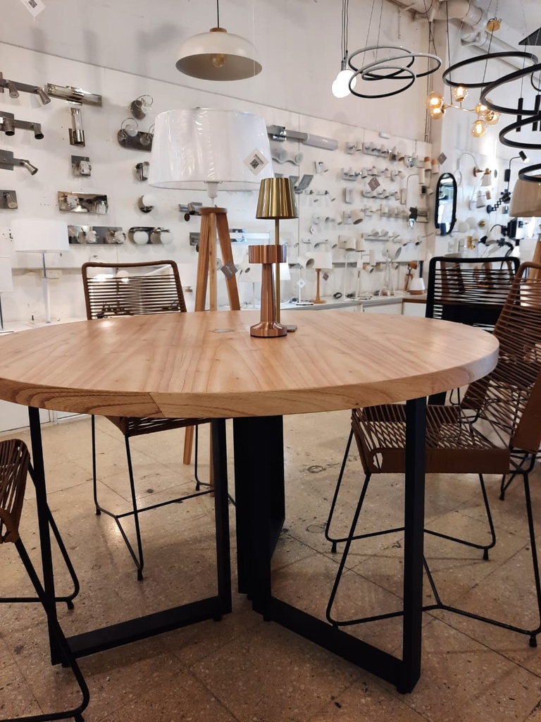 Mesa de comedor paraíso con base hierro 1,20mts Luz Cálida